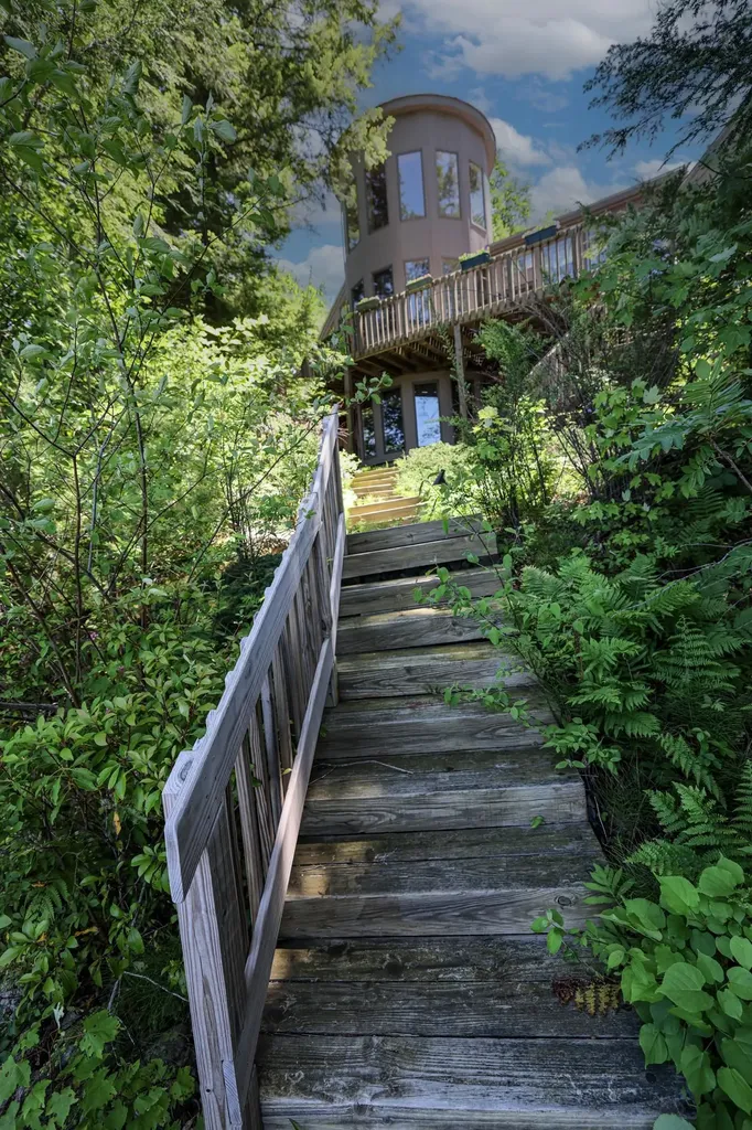 349 Shore Drive Bridgewater NH 03222