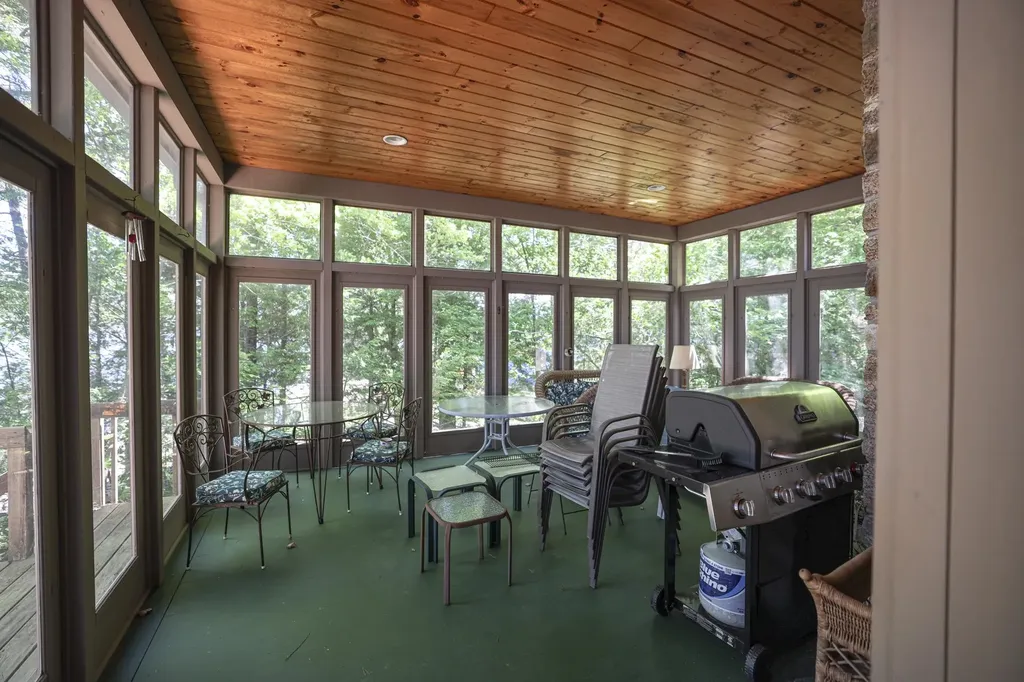 349 Shore Drive Bridgewater NH 03222