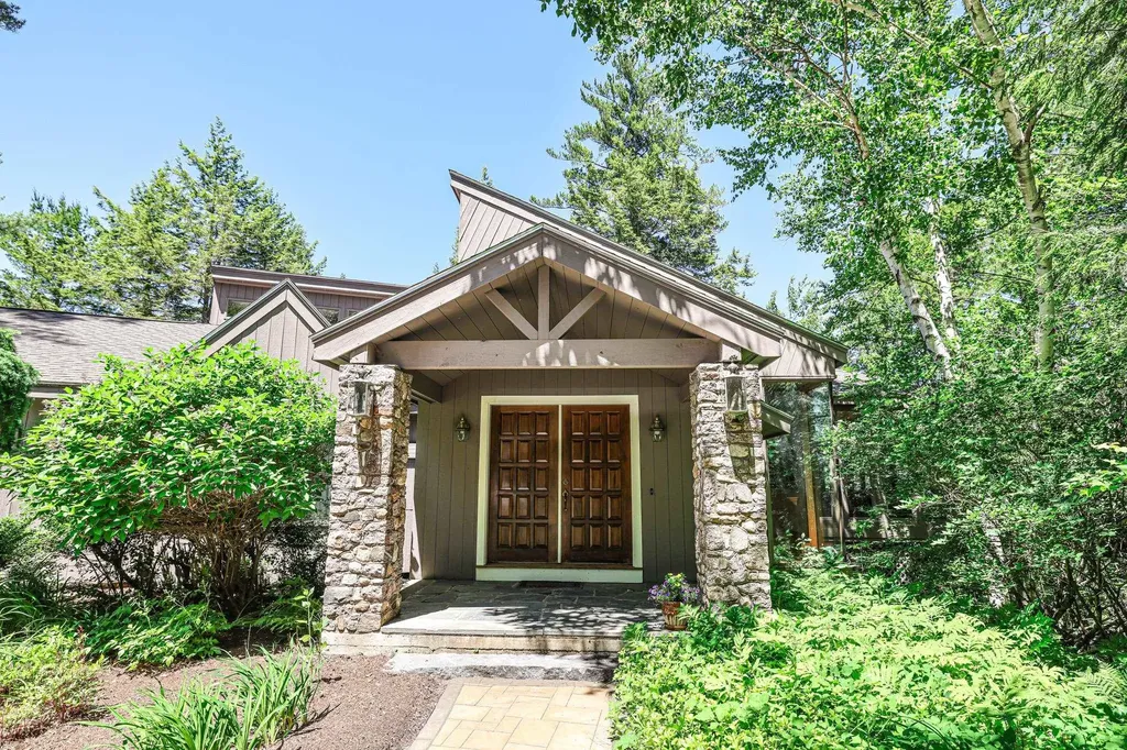 349 Shore Drive Bridgewater NH 03222