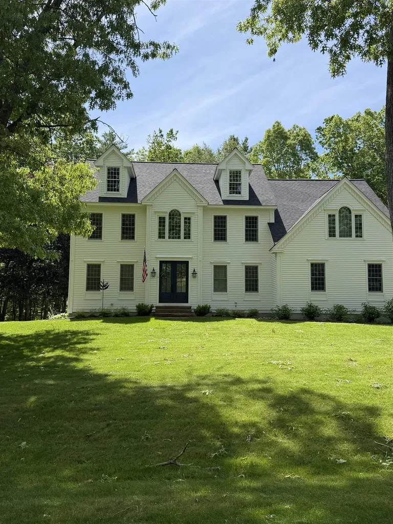 8 Eagle Court Greenland NH 03840
