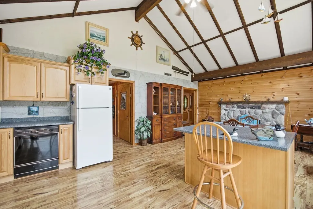 46 Kelly Road Stark NH 03582