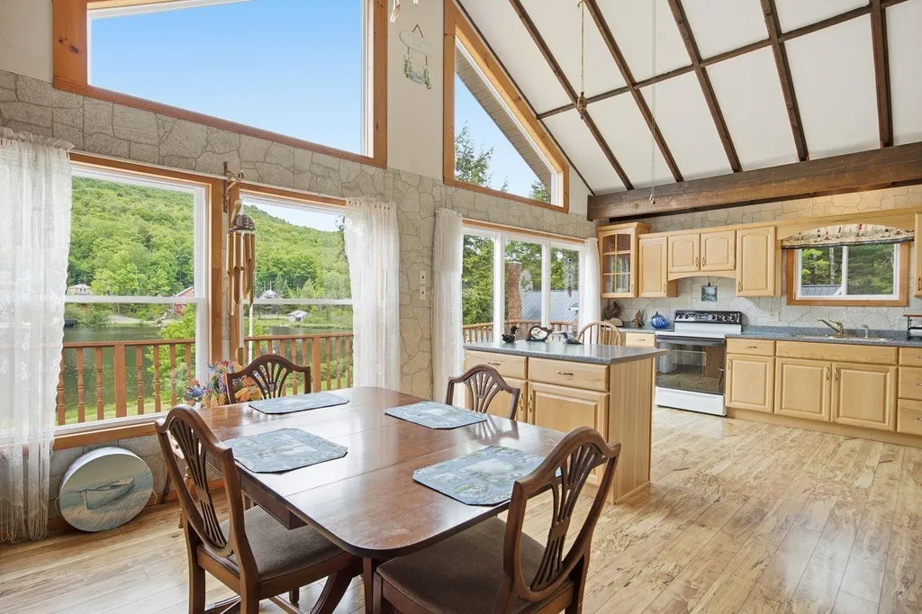 46 Kelly Road Stark NH 03582