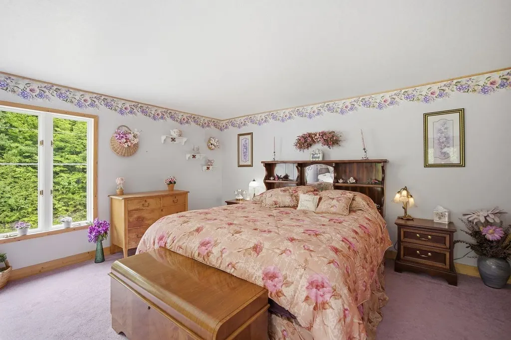 46 Kelly Road Stark NH 03582