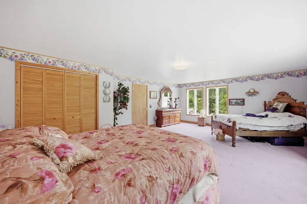 46 Kelly Road Stark NH 03582