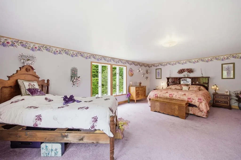 46 Kelly Road Stark NH 03582