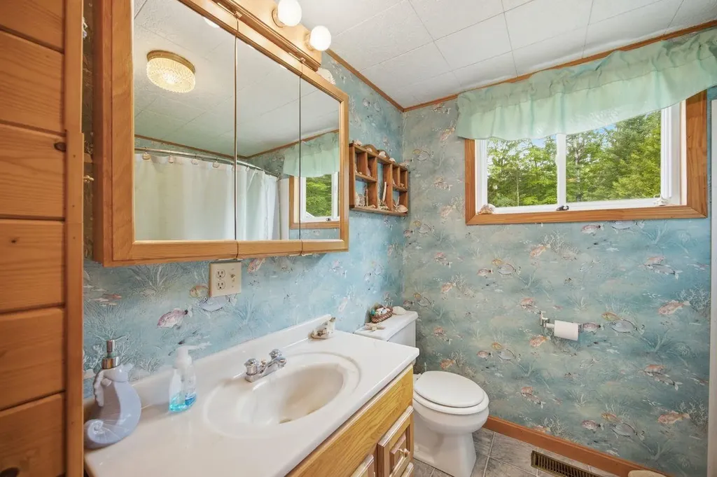 46 Kelly Road Stark NH 03582