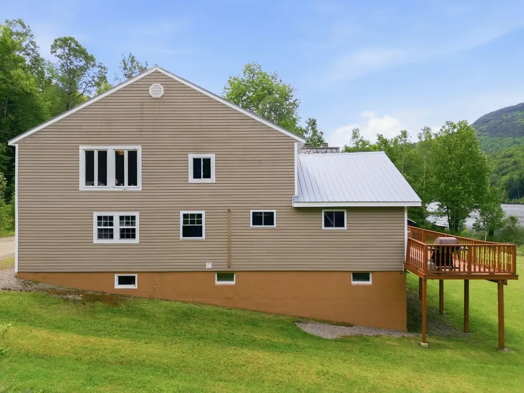 46 Kelly Road Stark NH 03582