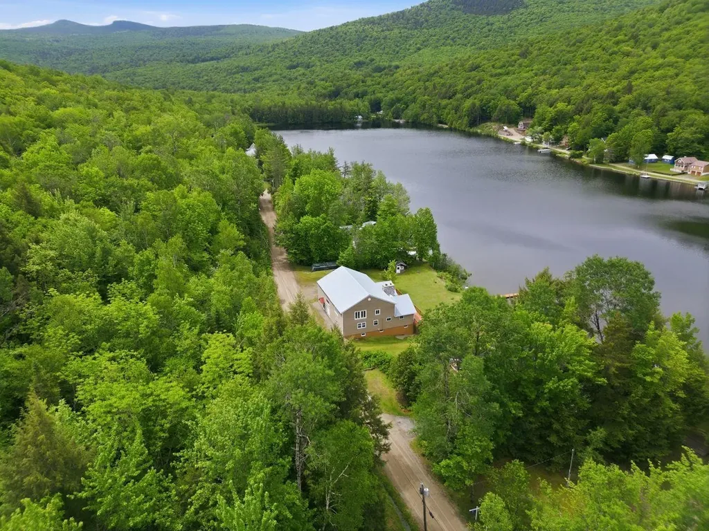 46 Kelly Road Stark NH 03582