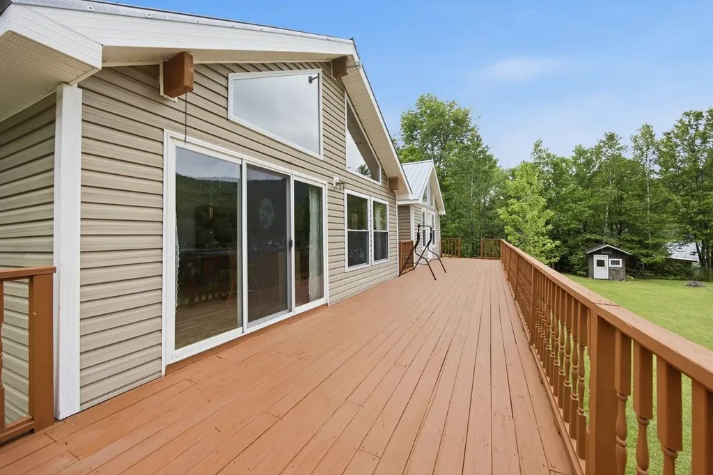 46 Kelly Road Stark NH 03582