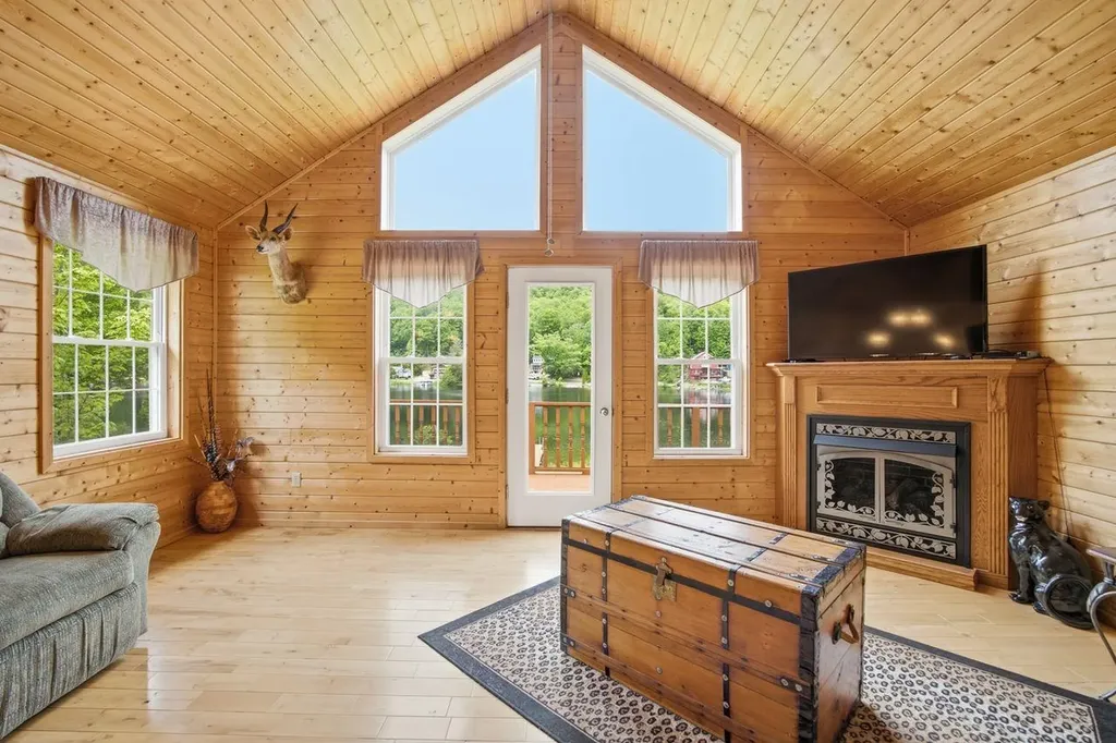 46 Kelly Road Stark NH 03582
