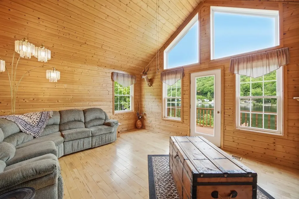 46 Kelly Road Stark NH 03582