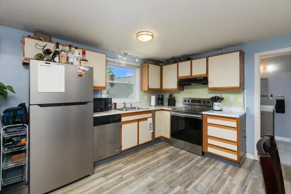 13 Batchelder Avenue Manchester NH 03103