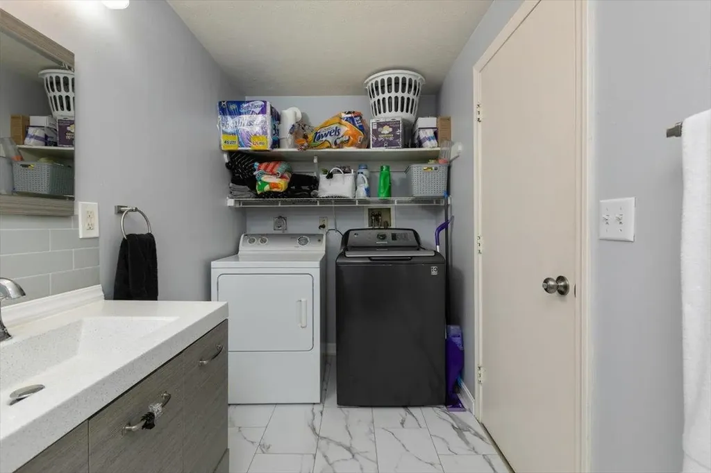 13 Batchelder Avenue Manchester NH 03103