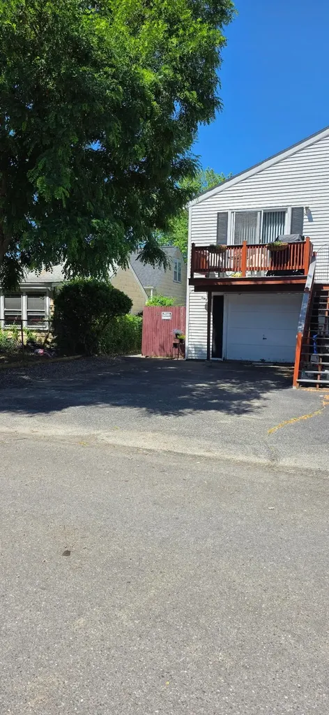 13 Batchelder Avenue Manchester NH 03103