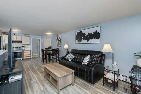 13 Batchelder Avenue Manchester NH 03103