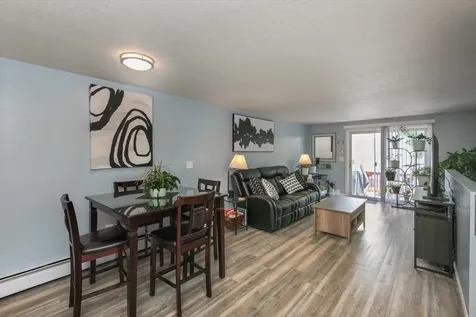 13 Batchelder Avenue Manchester NH 03103