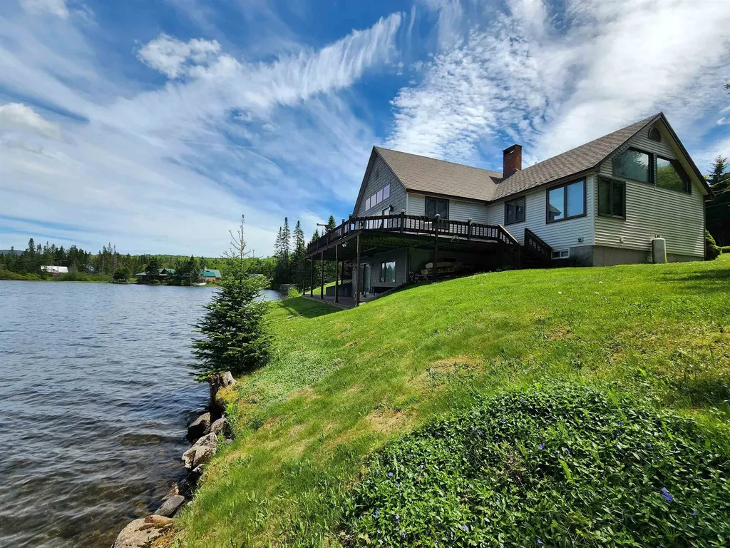 1467 Diamond Pond Road Stewartstown NH 03579