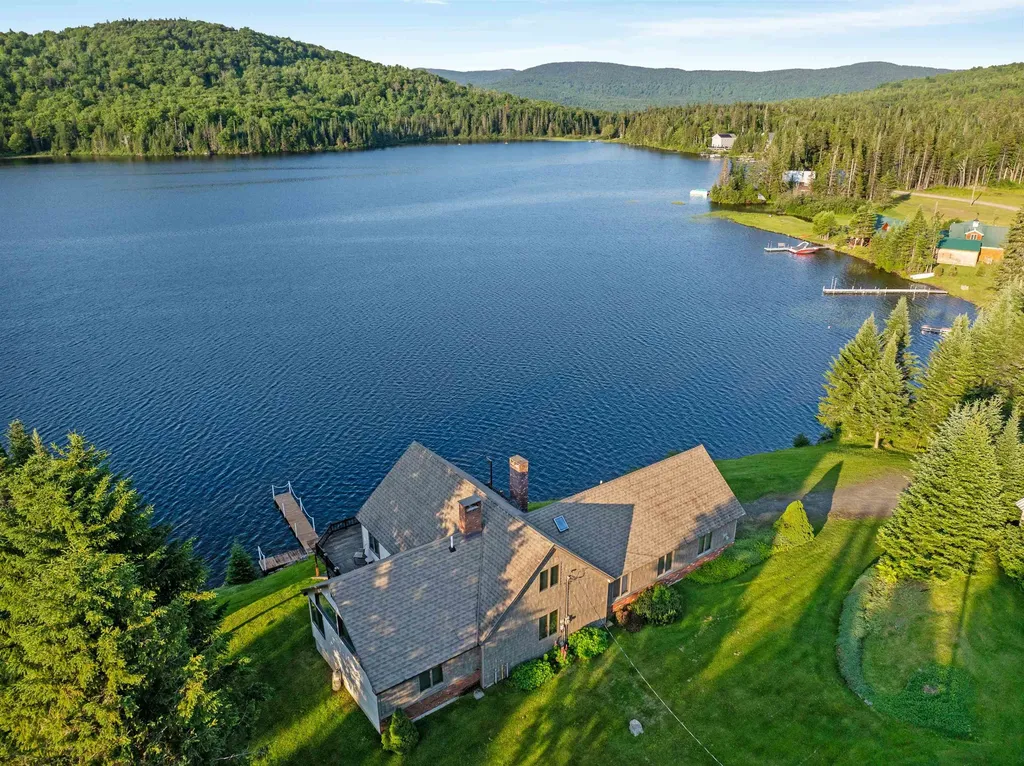 1467 Diamond Pond Road Stewartstown NH 03579