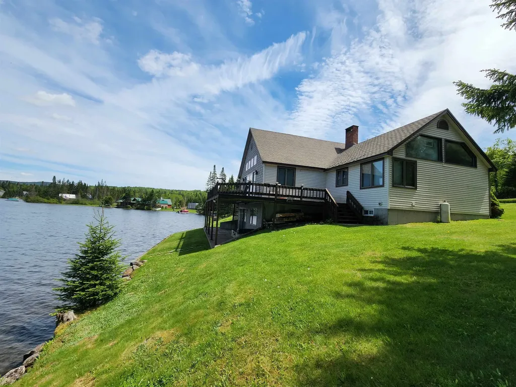 1467 Diamond Pond Road Stewartstown NH 03579