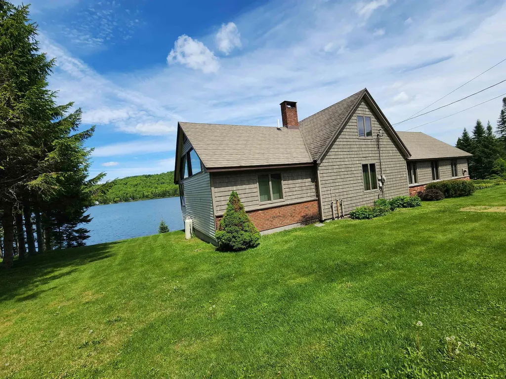 1467 Diamond Pond Road Stewartstown NH 03579