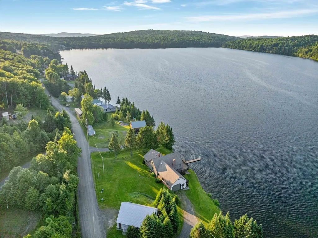1467 Diamond Pond Road Stewartstown NH 03579