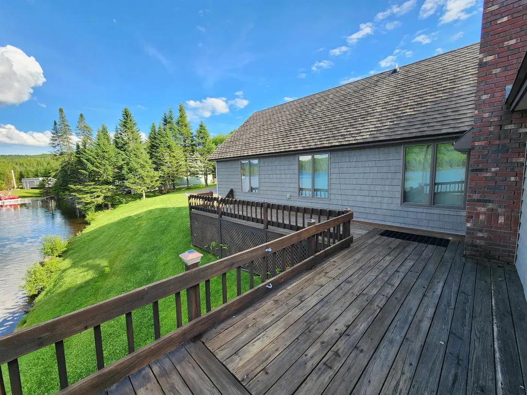 1467 Diamond Pond Road Stewartstown NH 03579