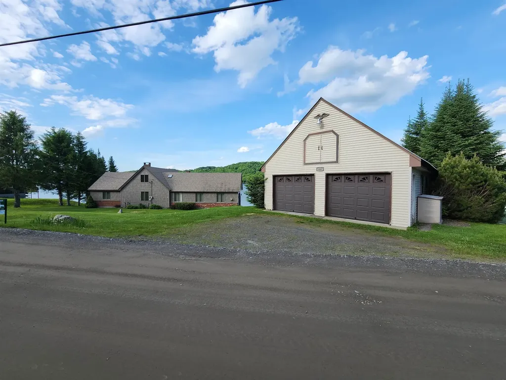 1467 Diamond Pond Road Stewartstown NH 03579