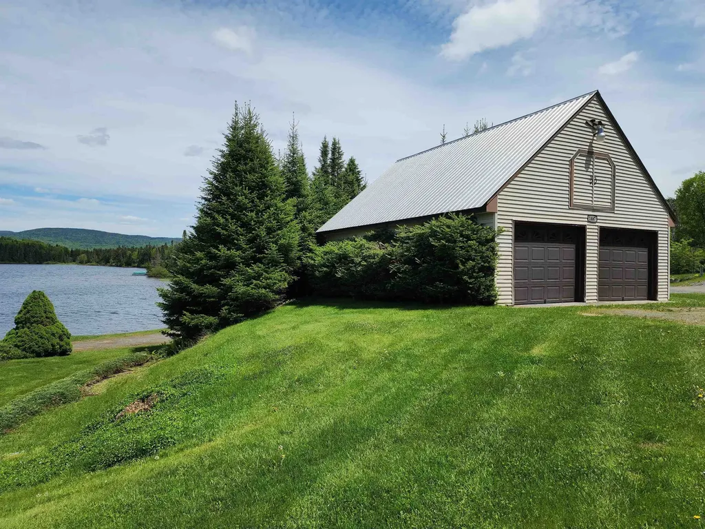 1467 Diamond Pond Road Stewartstown NH 03579