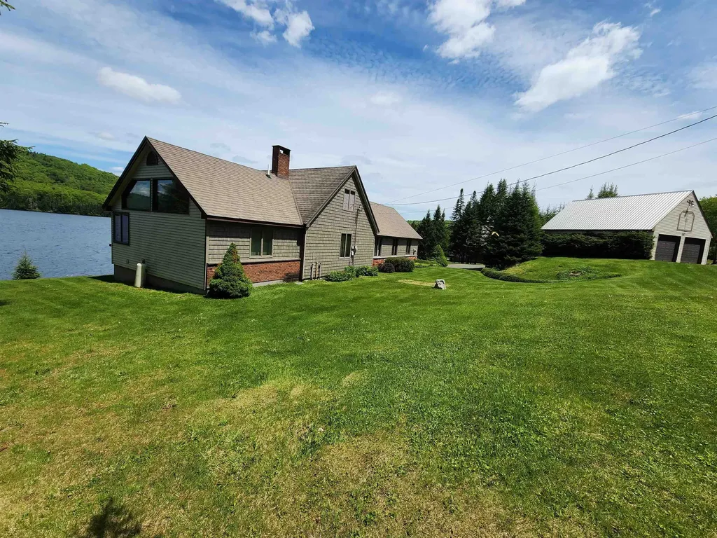 1467 Diamond Pond Road Stewartstown NH 03579