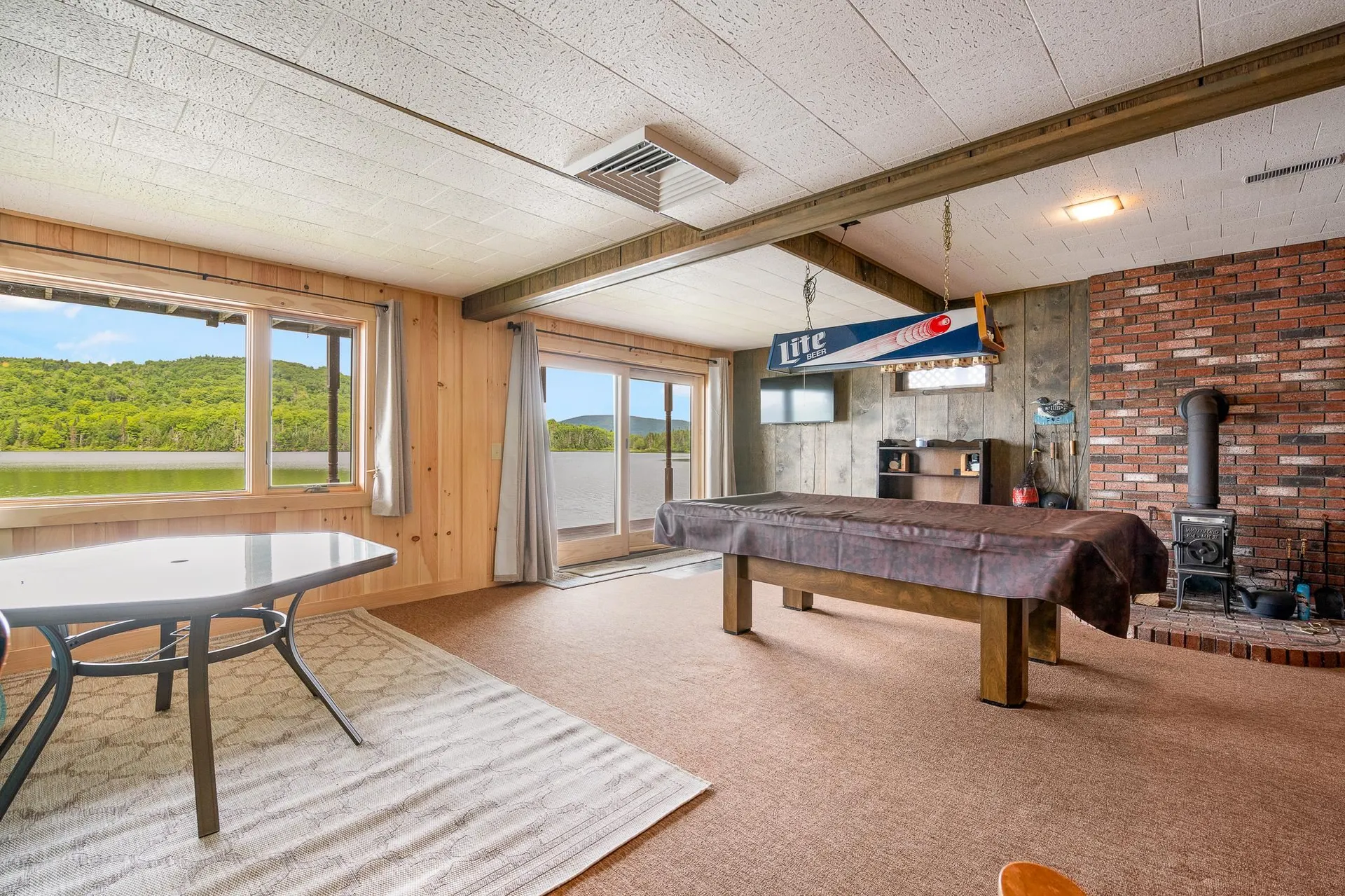 1467 Diamond Pond Road Stewartstown NH 03579