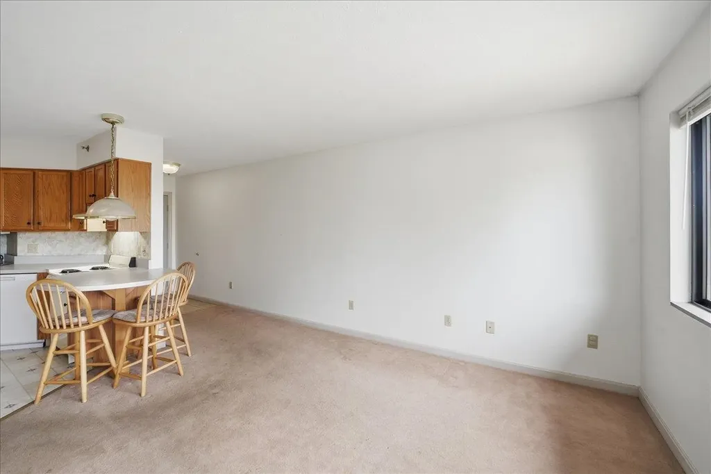 10 Kellogg Road Essex VT 05452