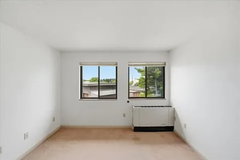 10 Kellogg Road Essex VT 05452