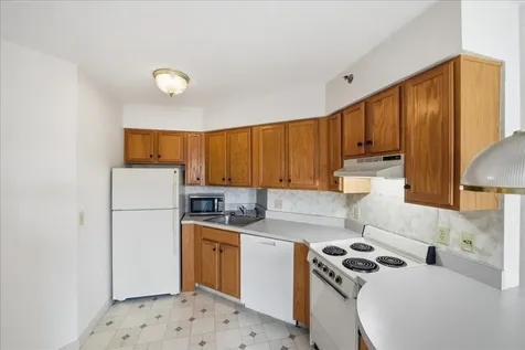 10 Kellogg Road Essex VT 05452