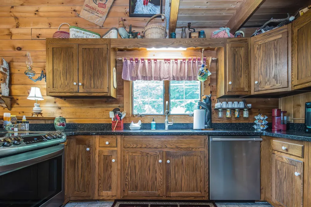 221 Fiddlehead Lane Pittsfield VT 05762