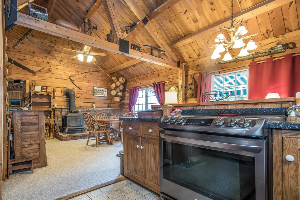 221 Fiddlehead Lane Pittsfield VT 05762