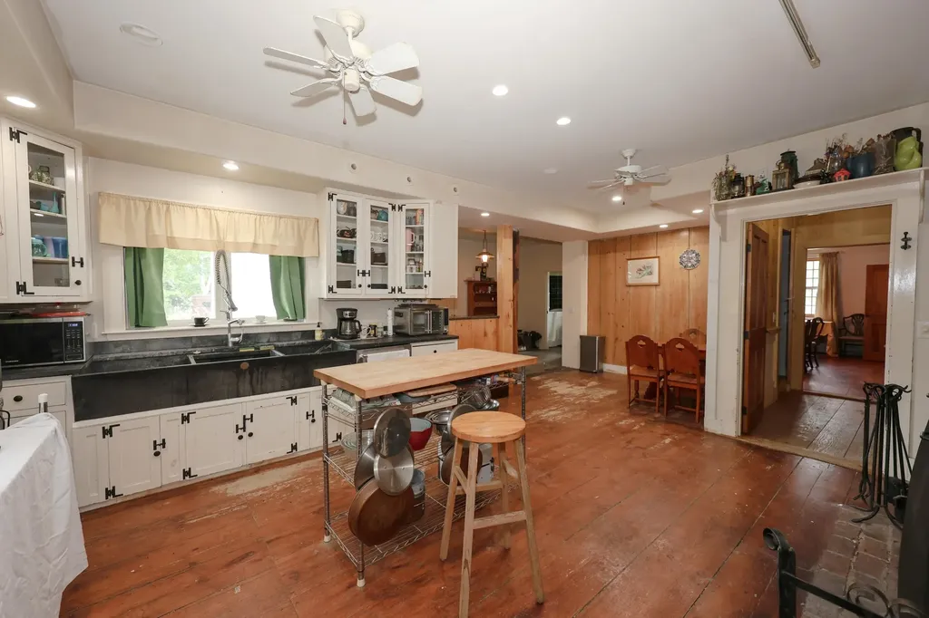 24 Franklin Road Salisbury NH 03268