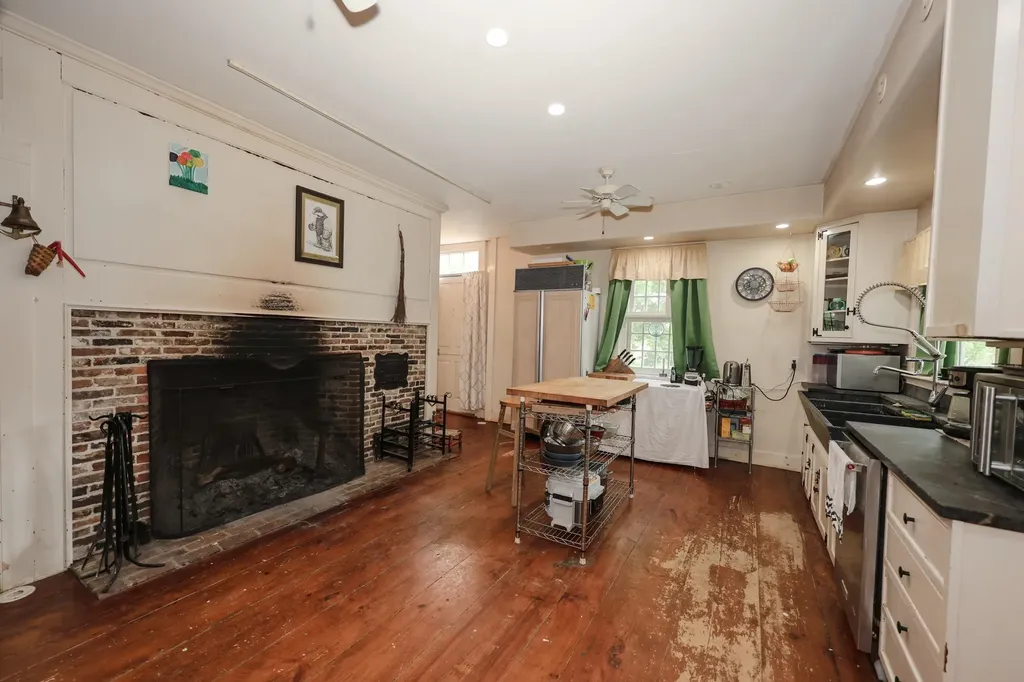 24 Franklin Road Salisbury NH 03268