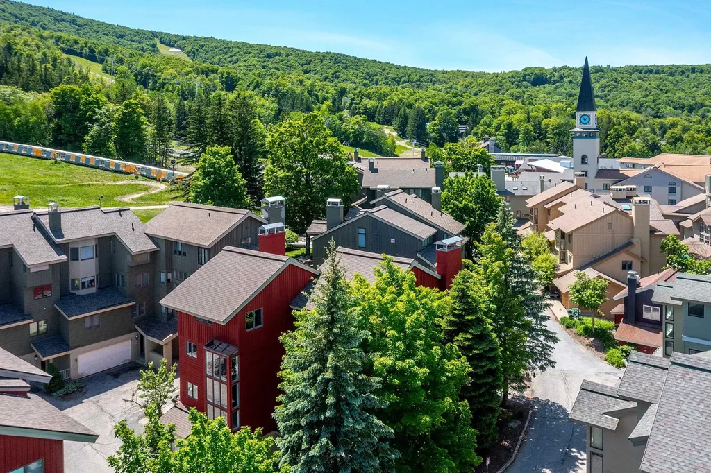 9 Mountain Reach Mews Road Stratton VT 05155