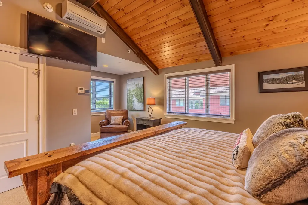 9 Mountain Reach Mews Road Stratton VT 05155