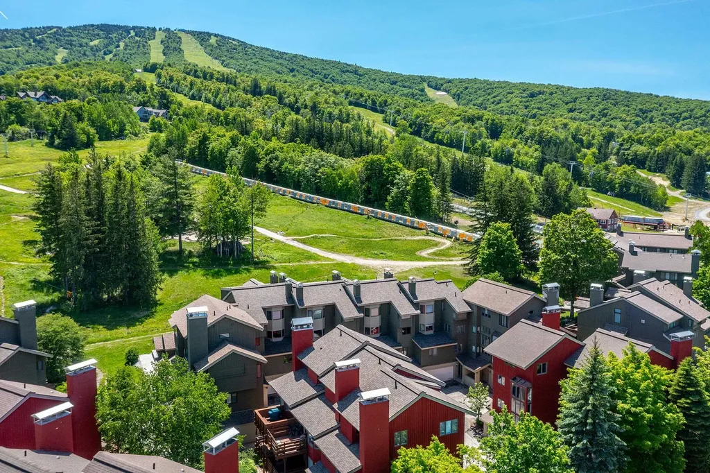9 Mountain Reach Mews Road Stratton VT 05155