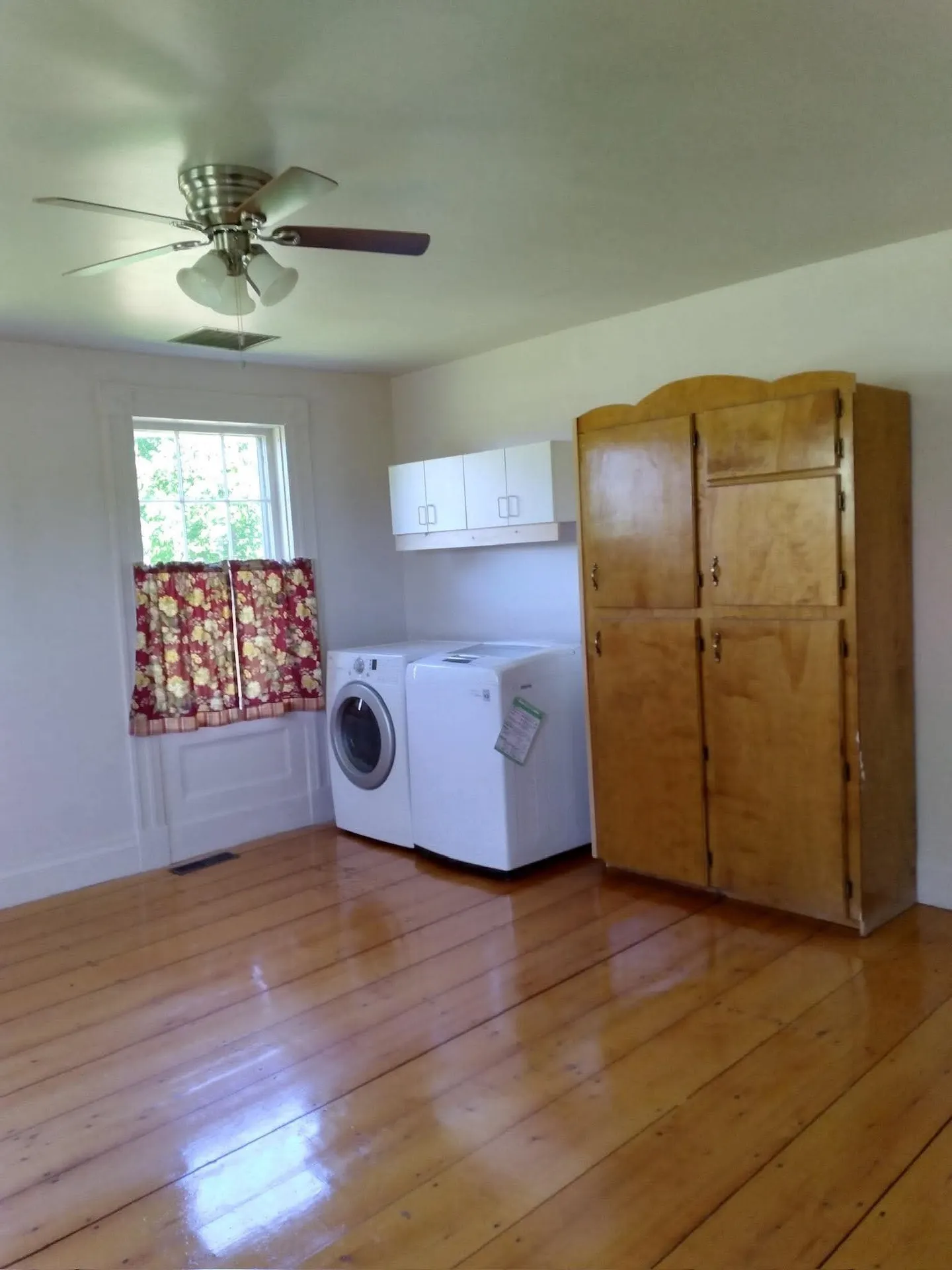 15 Daniels W Road Albany VT 05845