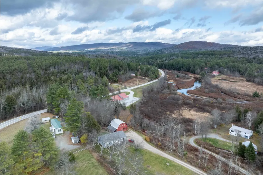 135 Overlook Drive Londonderry VT 05148