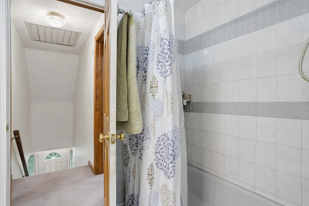 66 Whipplewill Road New Boston NH 03070