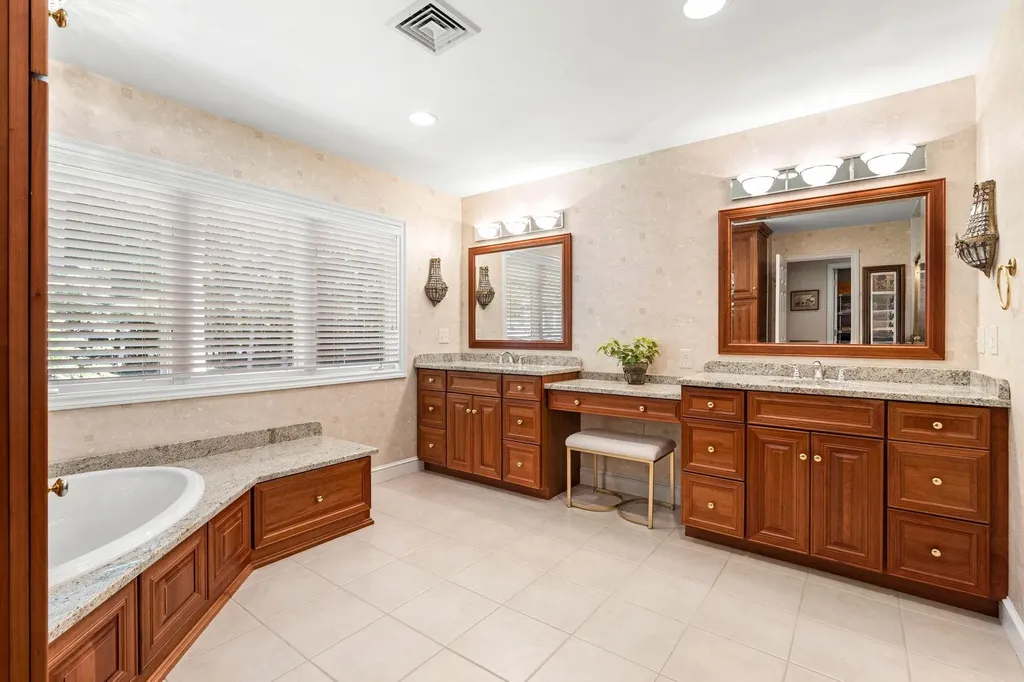 30 Gale Road Hampton NH 03842