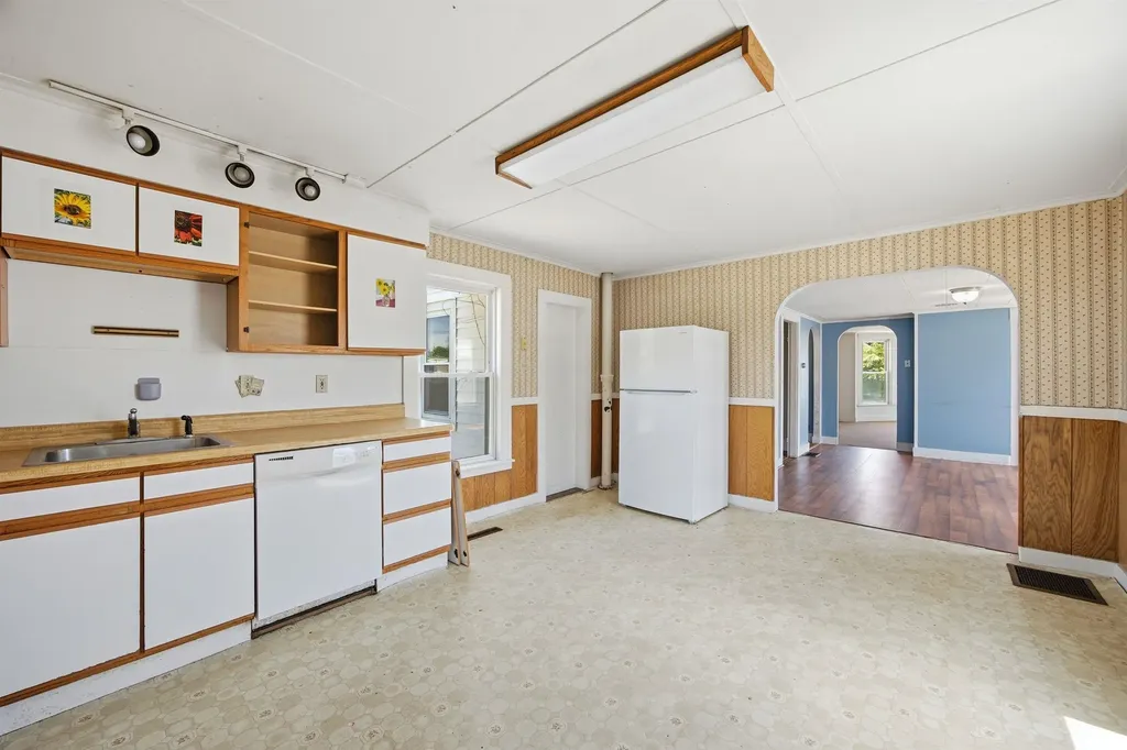 191 Court Street Laconia NH 03246
