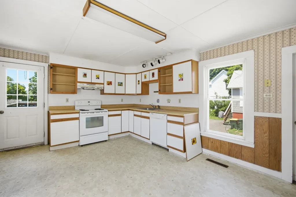 191 Court Street Laconia NH 03246