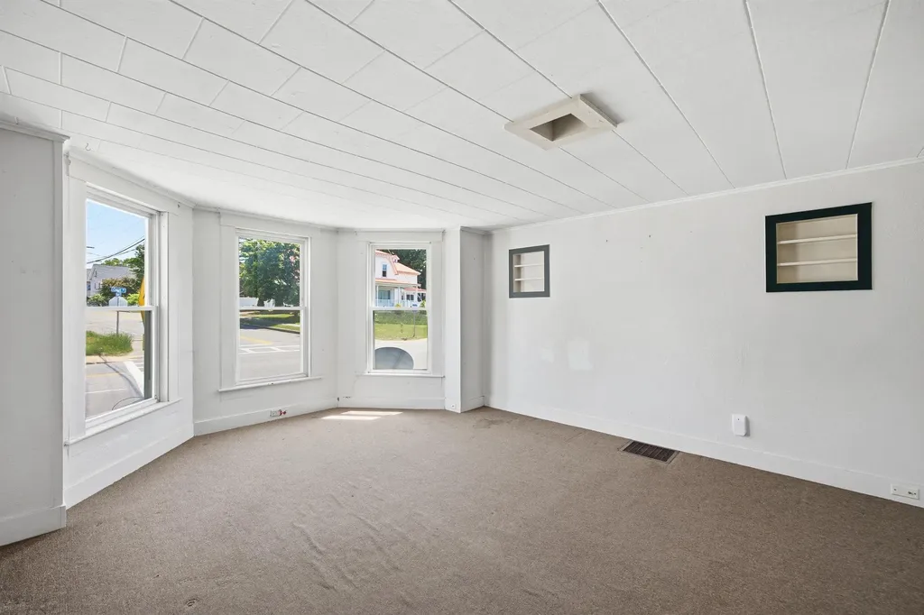 191 Court Street Laconia NH 03246
