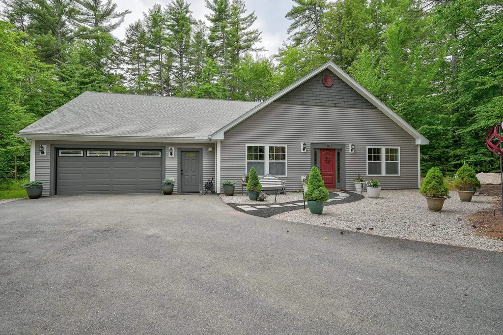 82 Poliquin Drive Conway NH 03818