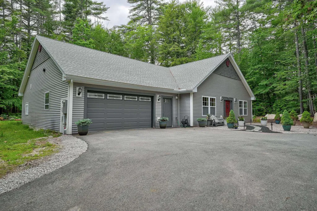 82 Poliquin Drive Conway NH 03818