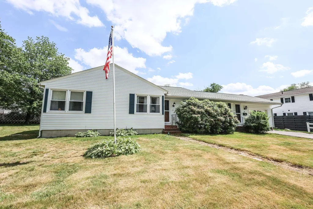 68 Robinson Road Nashua NH 03060